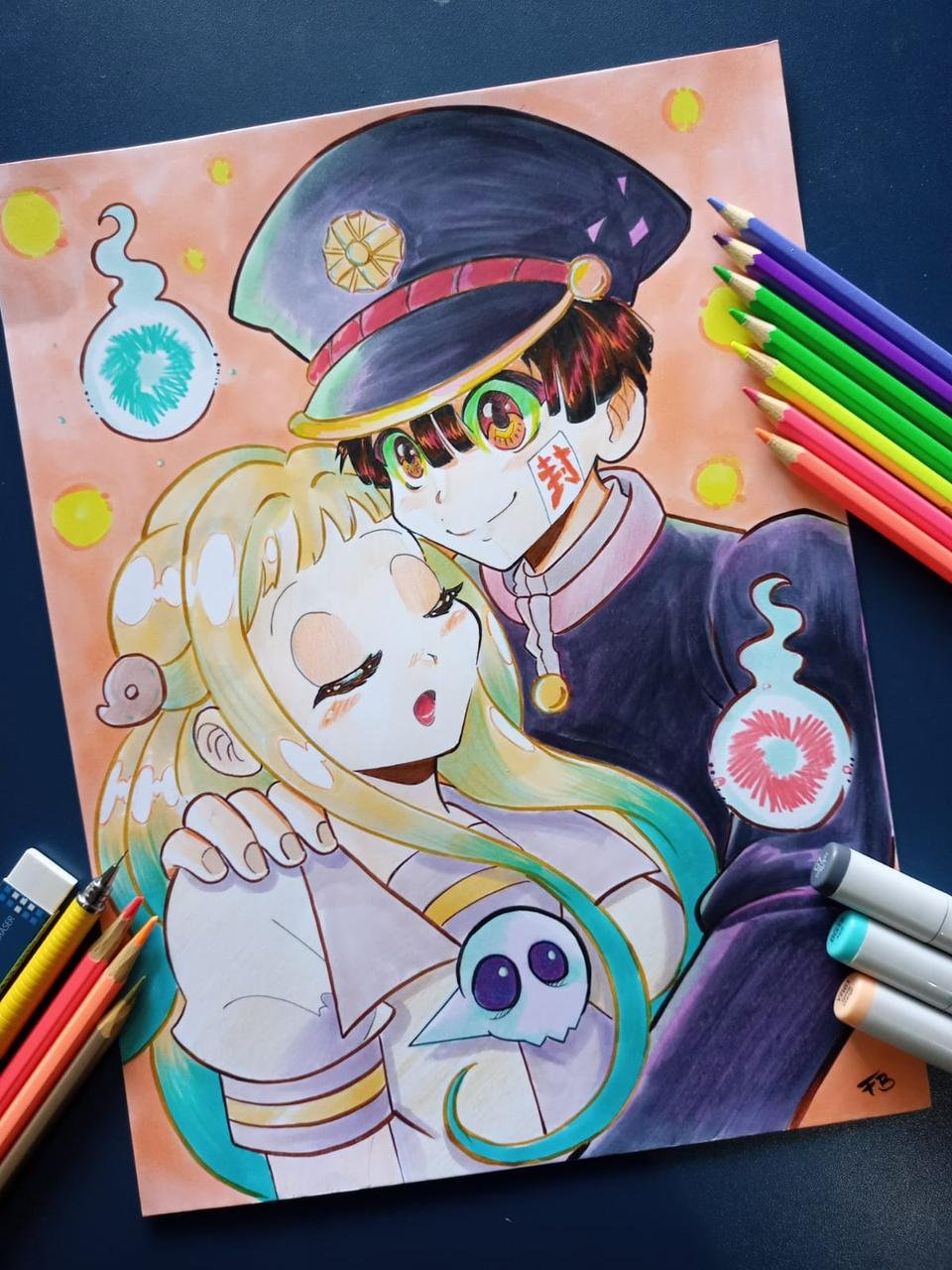 Aluno desenhando