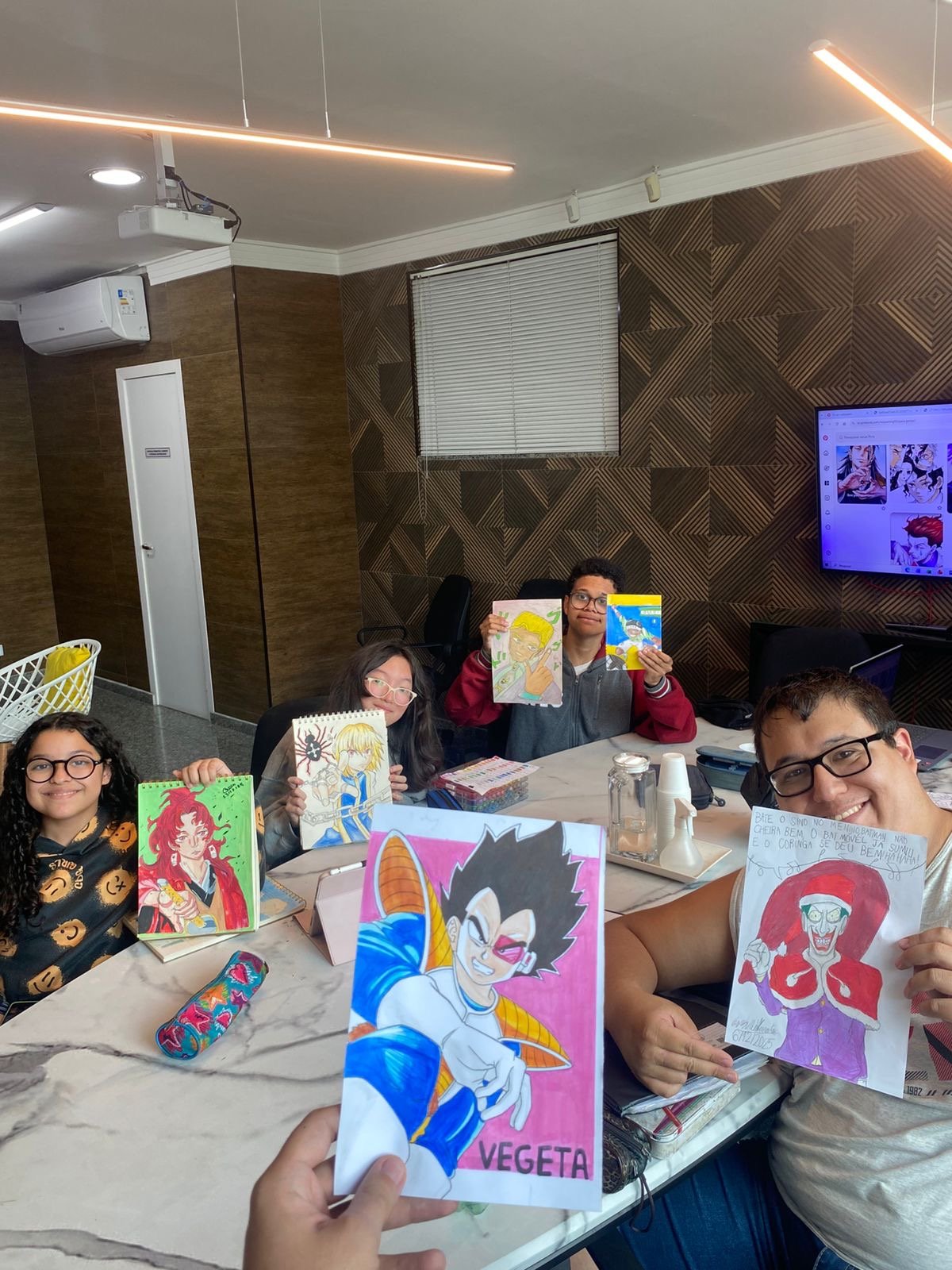 Comunidade de alunos na unidade presencial — Escola de Mangá Japan Sunset